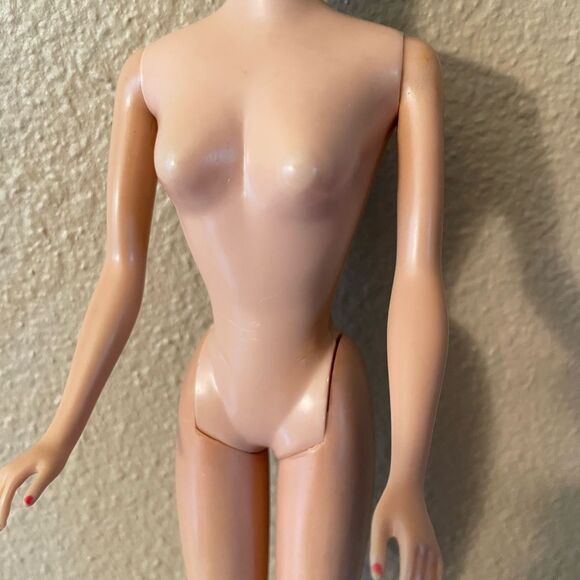 Midge 1960’s Bubble Cut Barbie Doll - Picture 6 of 13